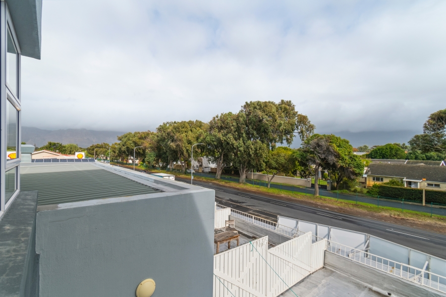 1 Bedroom Property for Sale in Heathfield Western Cape